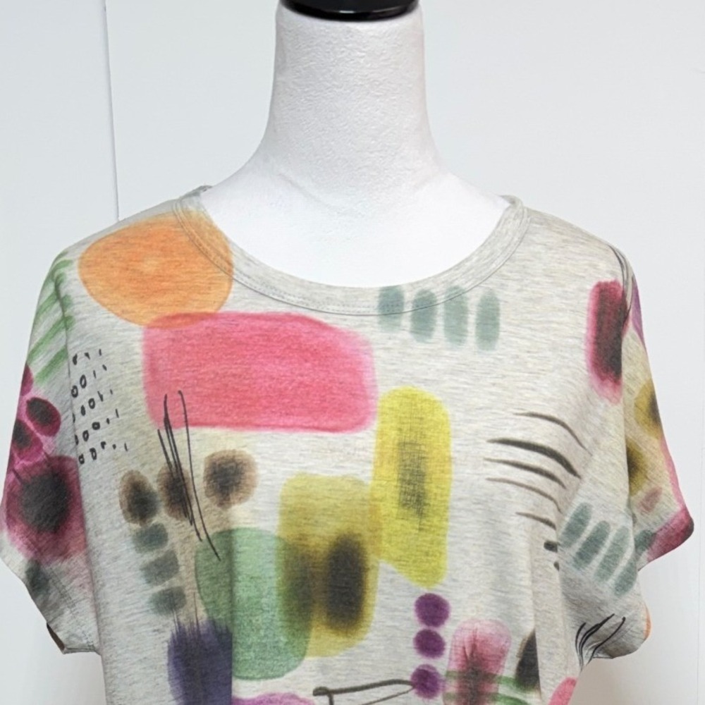 Jess & Jane Top Womens Medium Gray Pink Short Sleeve Watercolor Print Beachy USA